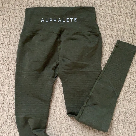 Alphalete Revival Legging - Picture 2 of 4
